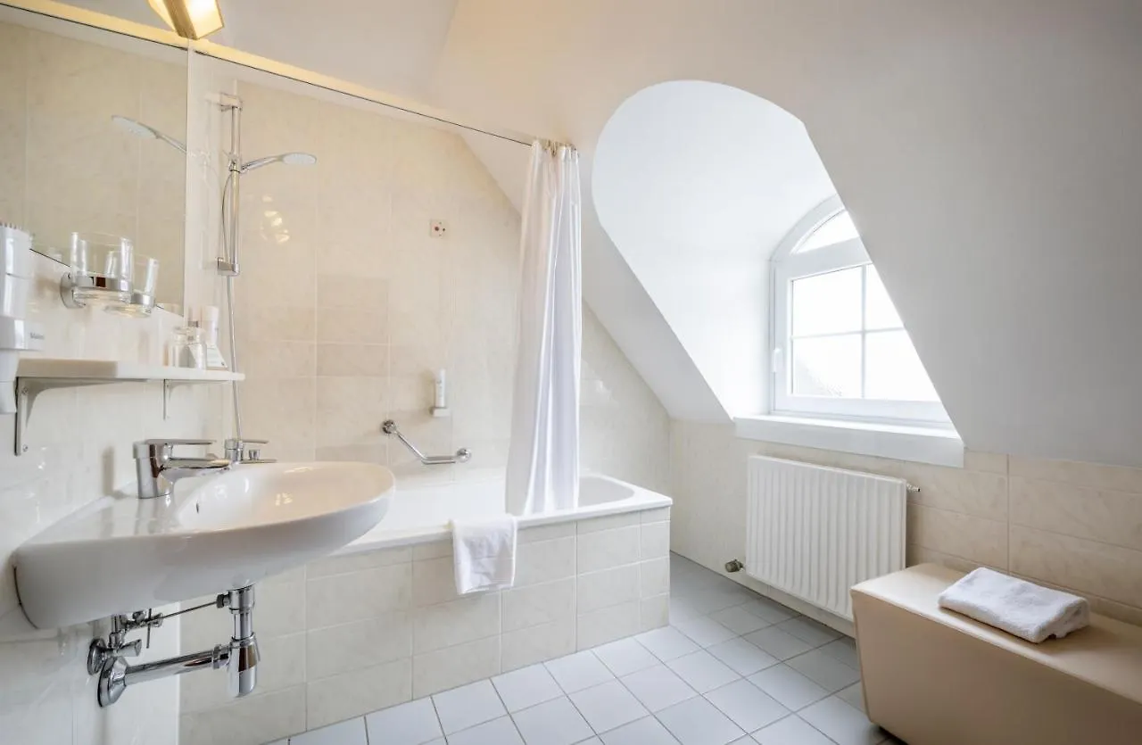 Hotel Am Mirabellplatz Зальцбург 4*,
